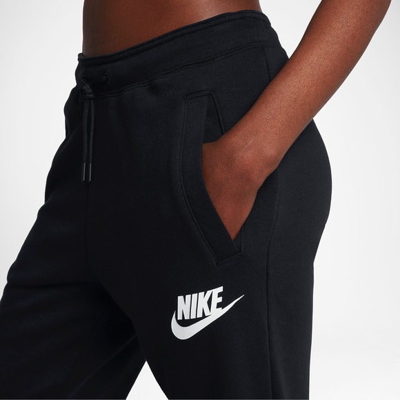Nike Black Fleece Sweatpants - Picture 5 of 8